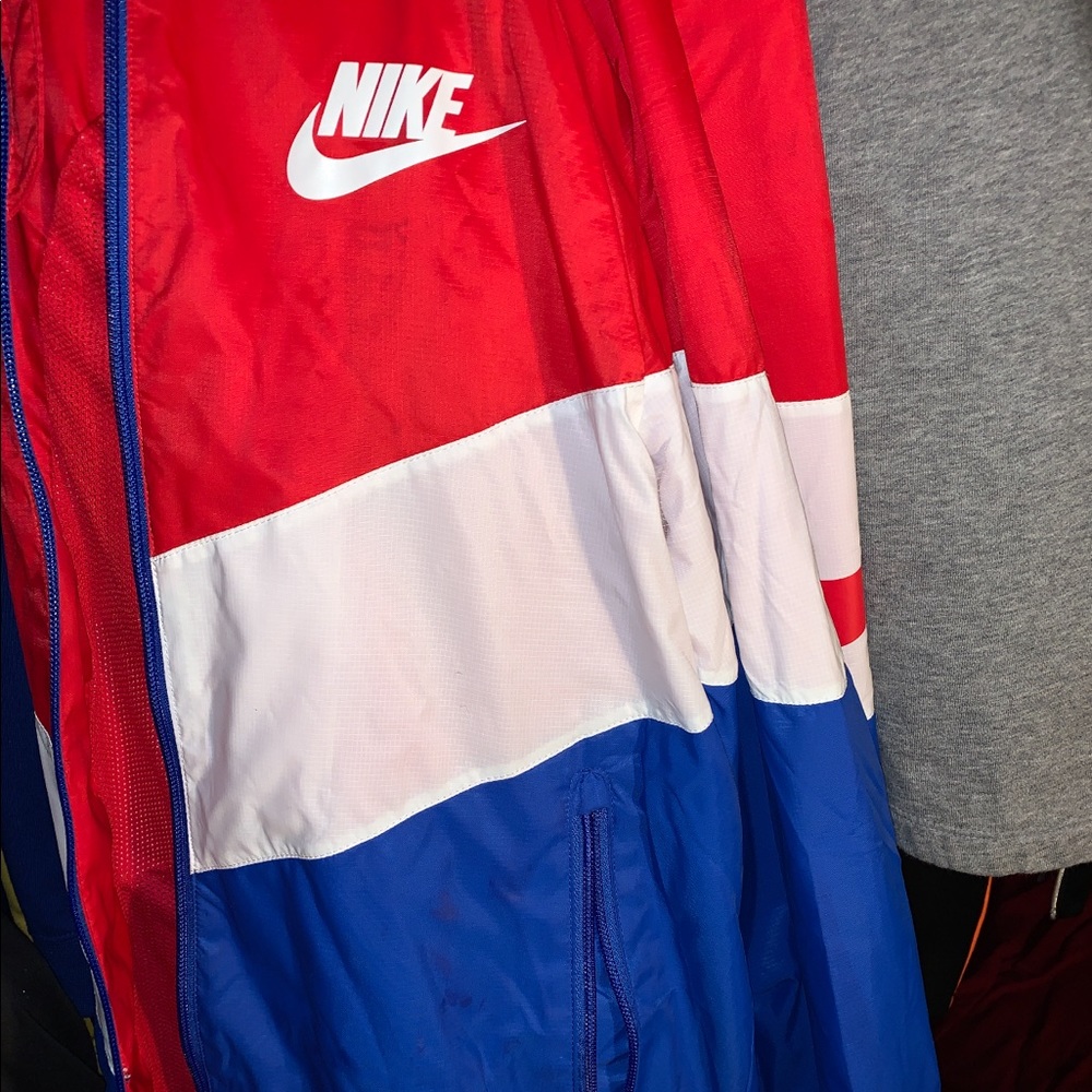 Nike windbreaker multi color (Big kids) boys